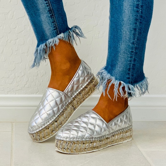 NIB Metallic Silver Quilted Platform Espadrille - Picture 4 of 7